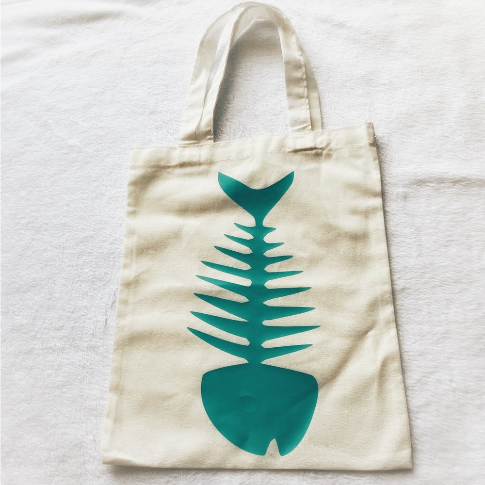 New small fish 🐟 tote